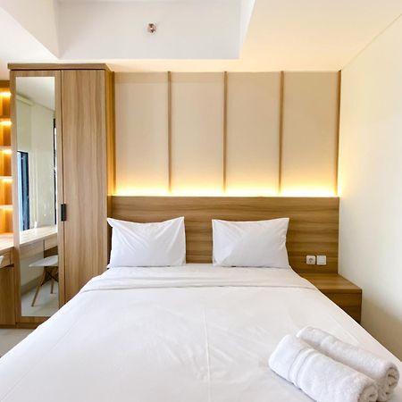 Homey And Warm Studio Room Pollux Chadstone Apartment By Travelio Cikarang Exterior foto